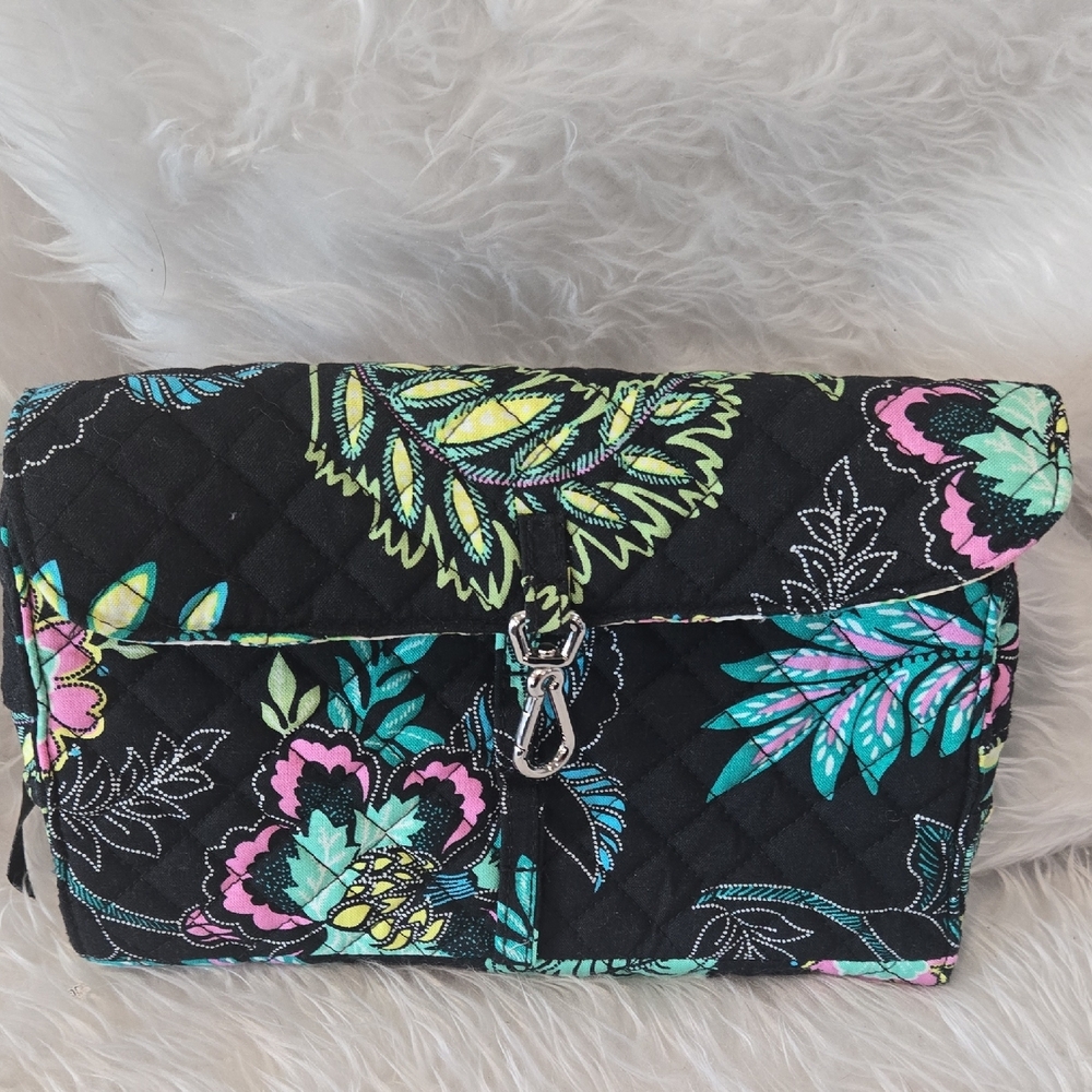 Vera Bradley Black and Green Wristlet Clutch‎